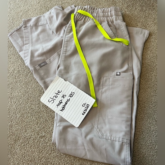 Slate figs - Picture 1 of 1